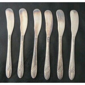 6 Vintage Oneida Community Tudor Queen Bess II Silver Plate 1946 Butter Knives